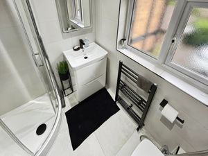 En-Suite- click for photo gallery
